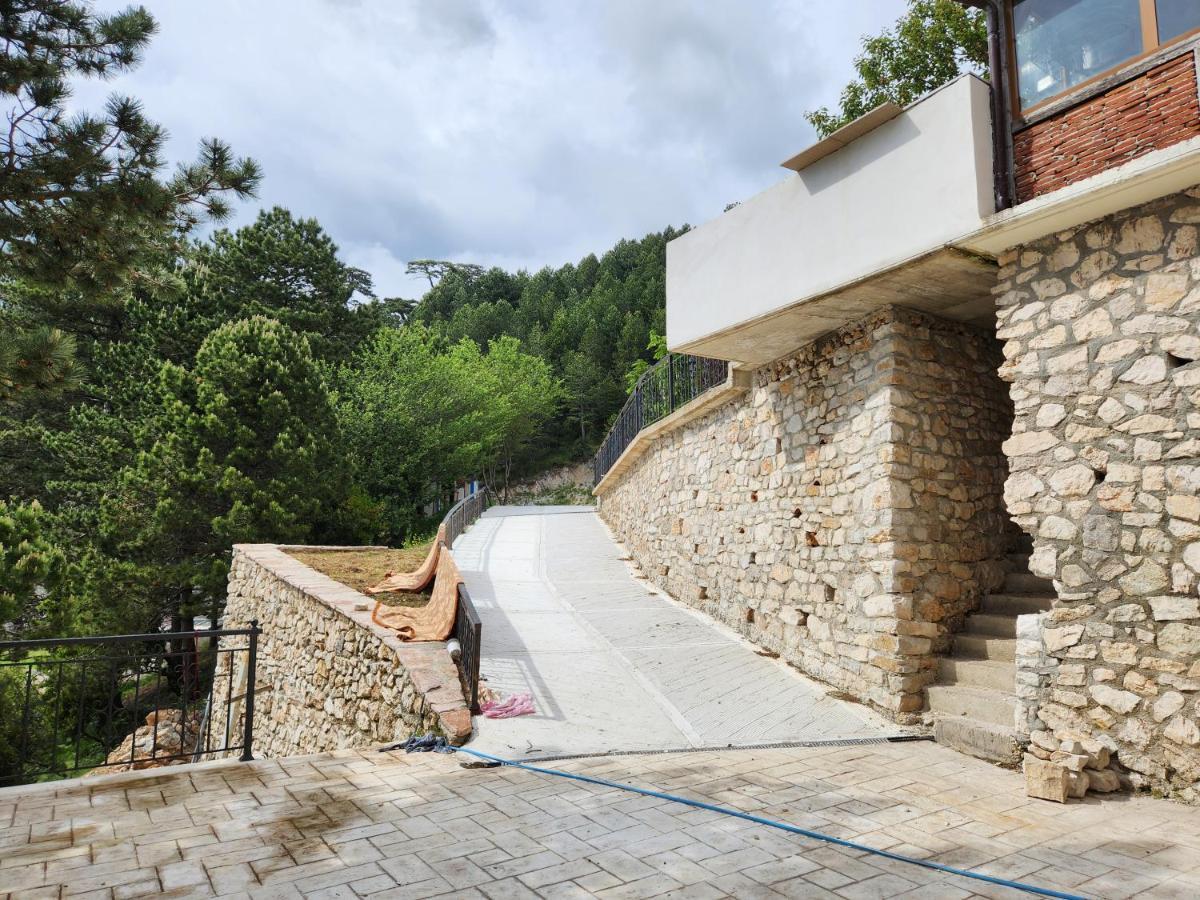 Llogora Dervishaliu Hotel Llogara National Park Exterior photo